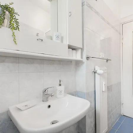 게스트하우스 Two Flowers 로마