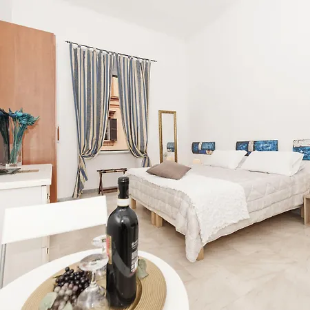 Two Flowers 3* 罗马