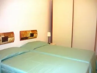 Two Flowers 3* 罗马