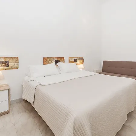 Πανσιόν Two Flowers