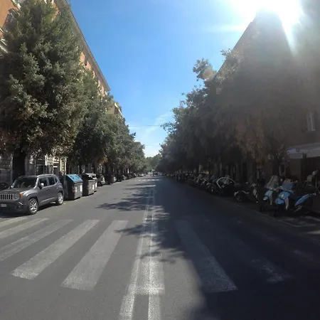 Two Flowers 3* 罗马