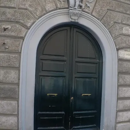 Two Flowers 게스트하우스 로마