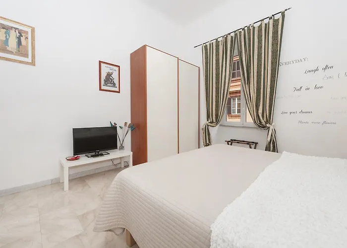 Two Flowers 게스트하우스 3*