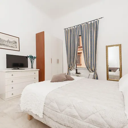 ゲストハウス Two Flowers