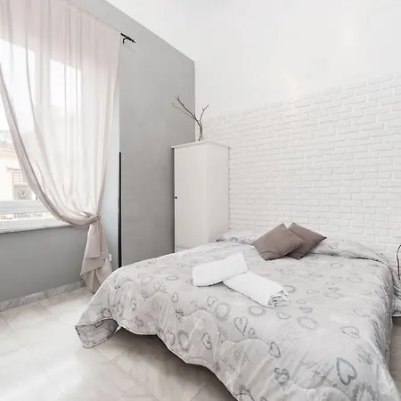 ゲストハウス Two Flowers