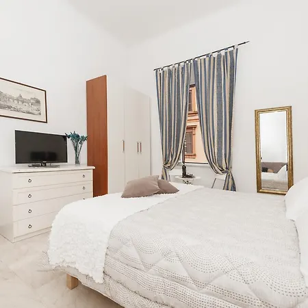 Two Flowers 3* ローマ